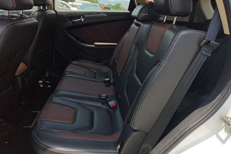 Used Dongfeng Fengon 580 2017 1.5T CVT Luxury Model Left Rear Seat