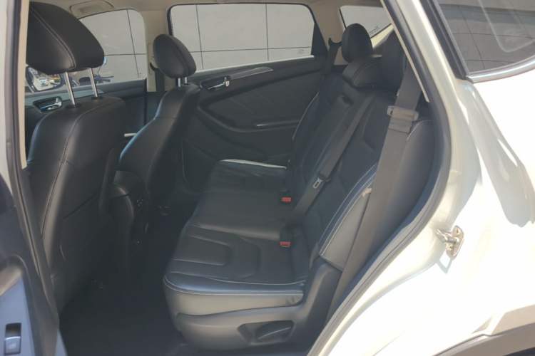 Used Dongfeng Fengon 580 2017 1.5T CVT Comfort Model Left Rear Seat
