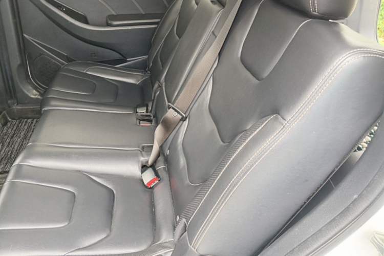 Used Dongfeng Fengon 580 2017 1.5T CVT Comfort Model Left Rear Seat