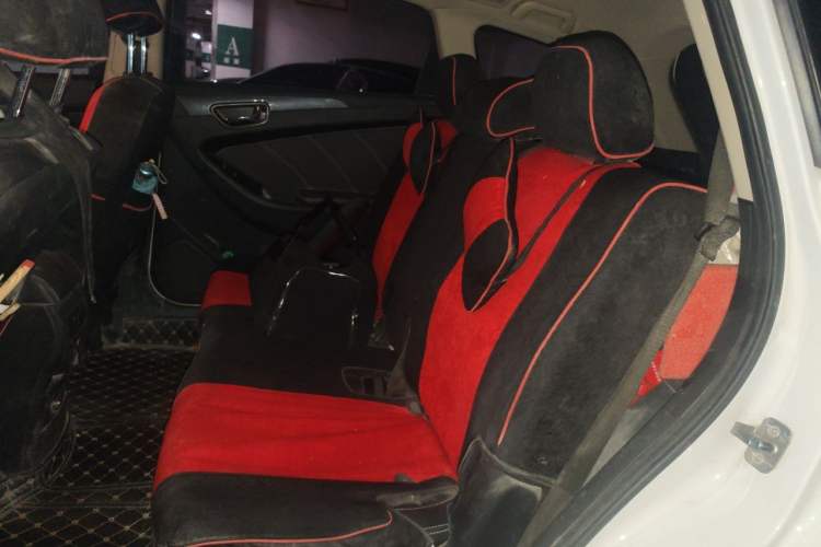 Used Dongfeng Fengon 580 2017 1.8L Manual Comfort Model Left Rear Seat