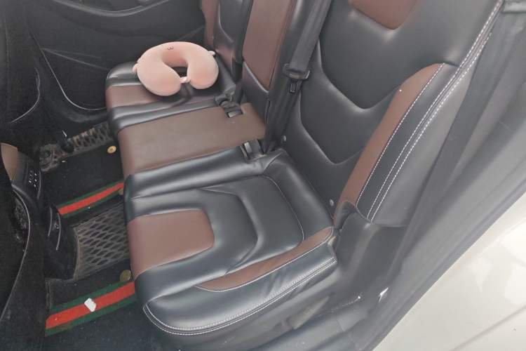 Used Dongfeng Fengon 580 2017 1.5T Manual Luxury Model Left Rear Seat