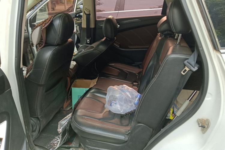 Used Dongfeng Fengon 580 2017 1.5T CVT Luxury Model Left Rear Seat
