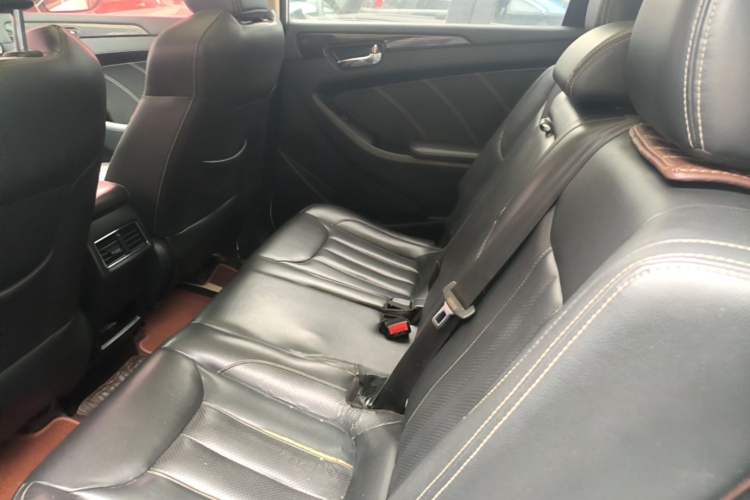 Used Dongfeng Fengon 580 2017 1.5T CVT Smart Style Model Left Rear Seat