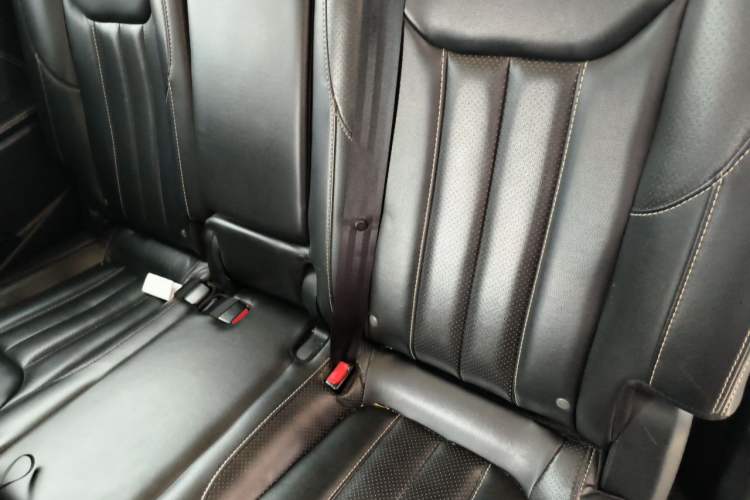 Used Dongfeng Fengon 580 2017 1.5T CVT Luxury Model Left Rear Seat