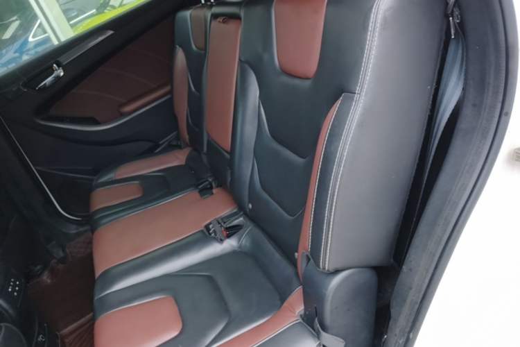 Used Dongfeng Fengon 580 2017 1.5T CVT Luxury Model Left Rear Seat