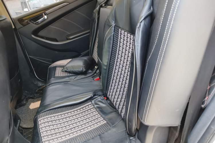 Used Dongfeng Fengon 580 2017 1.5T CVT Smart Style Model Left Rear Seat