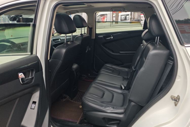 Used Dongfeng Fengon 580 2017 Revised Version 1.5T CVT Luxury Edition Left Rear Seat
