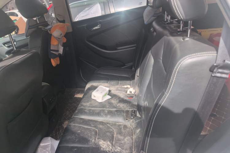 Used Dongfeng Fengon 580 2017 1.5T Manual Luxury Model Left Rear Seat