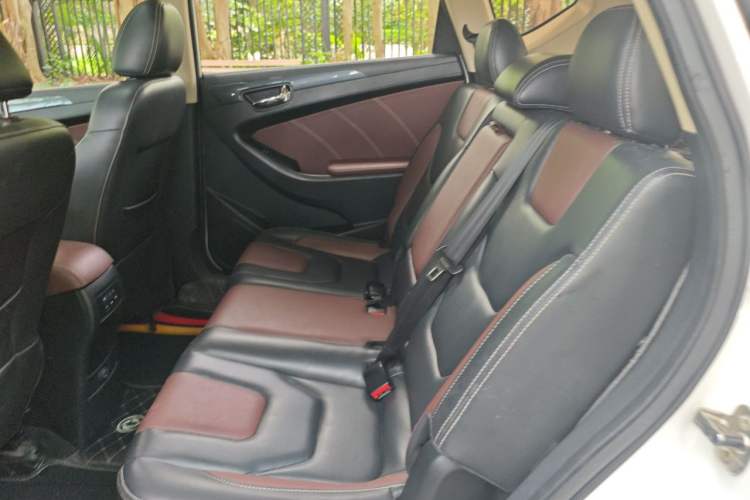 Used Dongfeng Fengon 580 2017 1.5T Manual Luxury Model Left Rear Seat