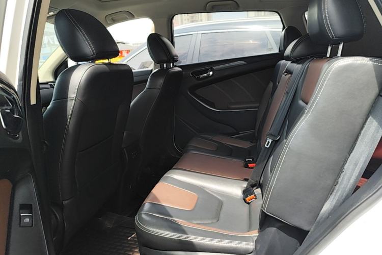 Used Dongfeng Fengon 580 2017 1.5T Manual Luxury Model Left Rear Seat