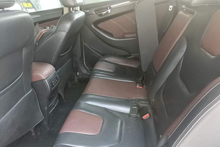 Used Dongfeng Fengon 580 2017 1.5T CVT Luxury Model Left Rear Seat