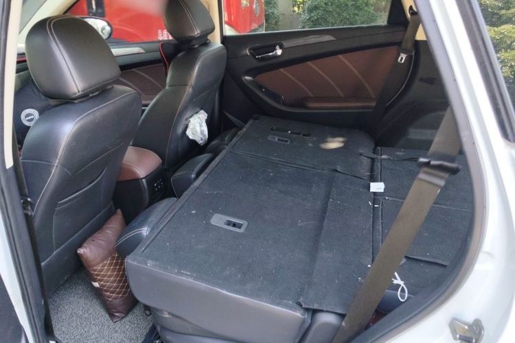 Used Dongfeng Fengon 580 2017 Revised Version 1.5T CVT Luxury Edition Left Rear Seat