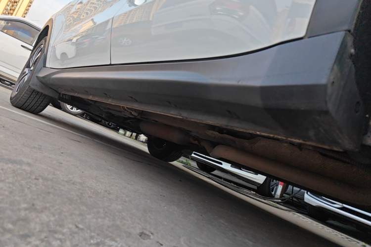 Used Dongfeng Fengon 580 2017 1.5T Manual Luxury Model Left Side Sill