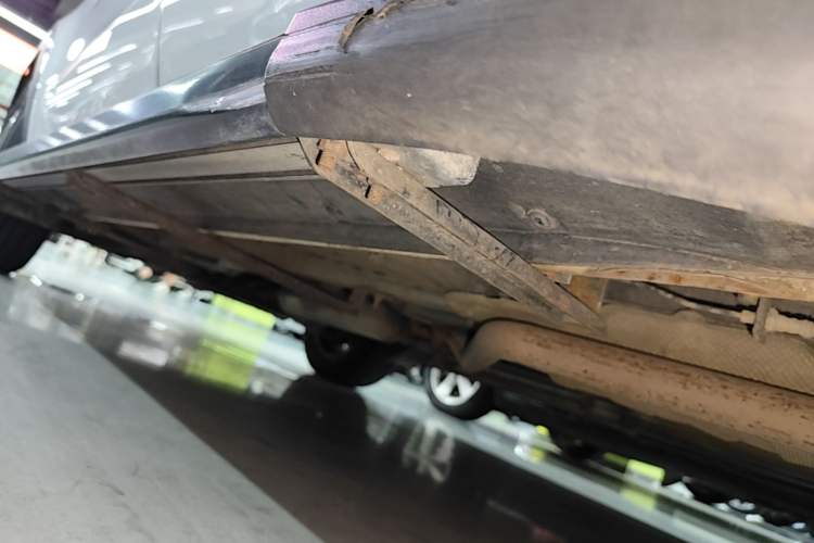 Used Dongfeng Fengon 580 2017 1.5T Manual Luxury Model Left Side Sill