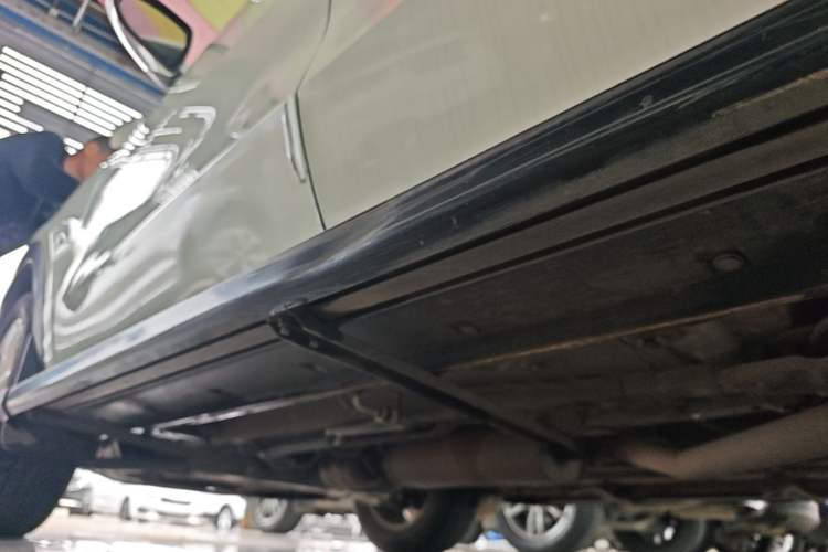 Used Dongfeng Fengon 580 2017 1.8L Manual Comfort Model Left Side Sill