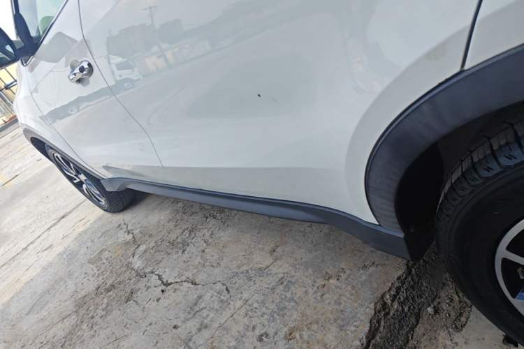 Used Dongfeng Fengon 580 2017 1.5T Manual Luxury Model Left Side Sill
