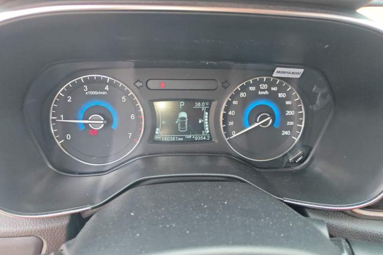 Used Dongfeng Fengon 580 2017 1.5T CVT Smart Connectivity Model Odometer Close Up