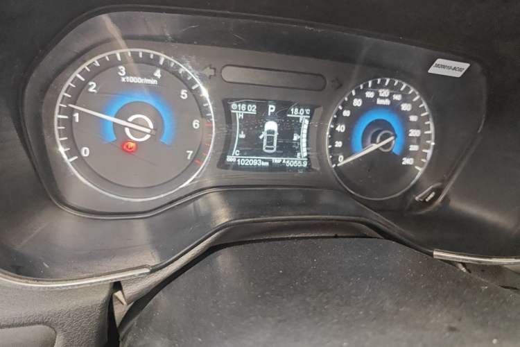 Used Dongfeng Fengon 580 2017 1.5T CVT Comfort Model Odometer Close Up