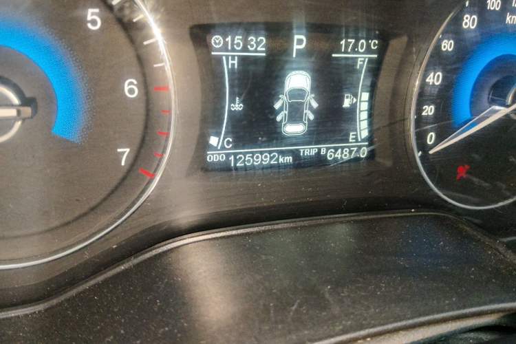 Used Dongfeng Fengon 580 2017 1.5T CVT Smart Connectivity Model Odometer Close Up