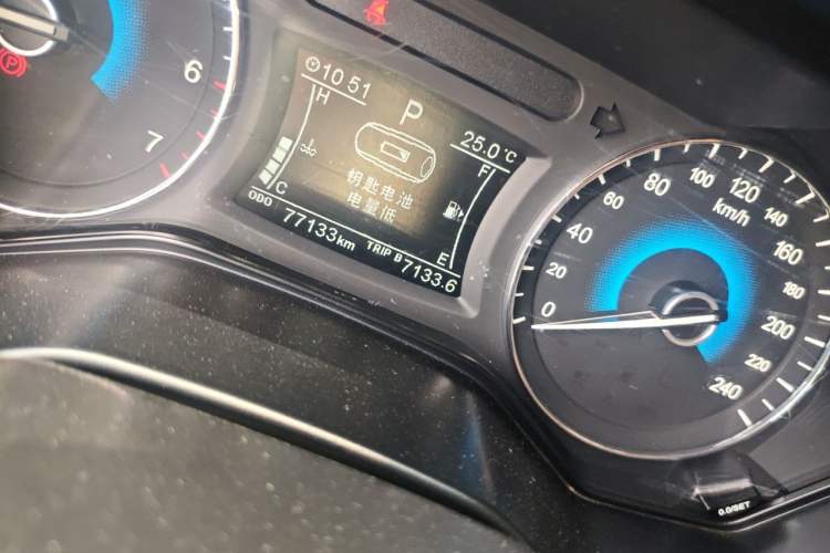 Used Dongfeng Fengon 580 2017 1.5T CVT Luxury Model Odometer Close Up