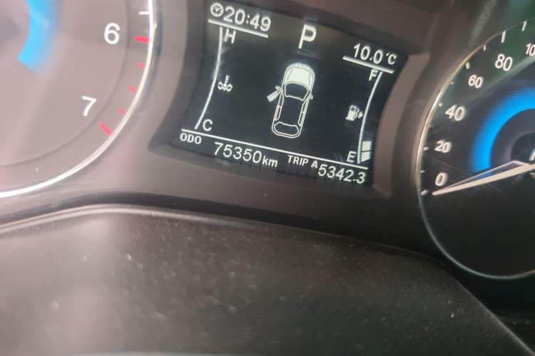 Used Dongfeng Fengon 580 2017 1.5T CVT Smart Style Model Odometer Close Up