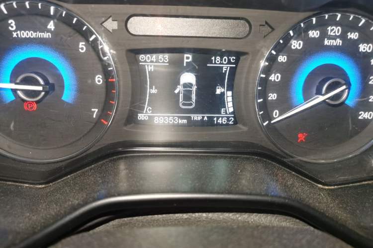 Used Dongfeng Fengon 580 2017 1.5T CVT Luxury Model Odometer Close Up