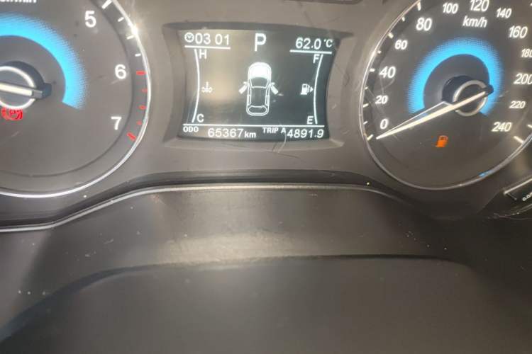Used Dongfeng Fengon 580 2017 1.5T CVT Smart Style Model Odometer Close Up