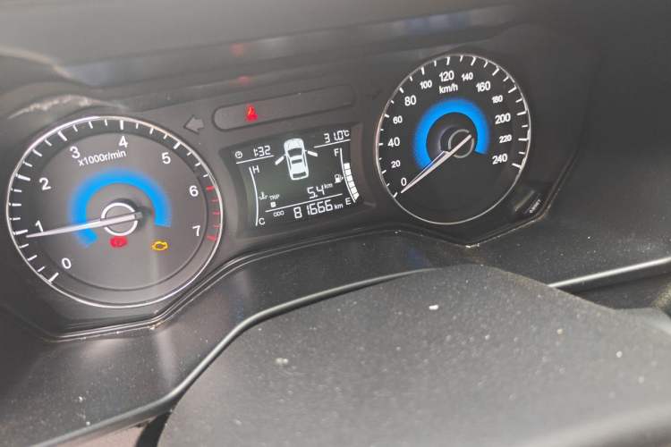 Used Dongfeng Fengon 580 2017 1.8L Manual Comfort Model Odometer Close Up