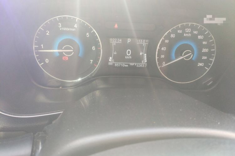 Used Dongfeng Fengon 580 2017 1.5T CVT Smart Connectivity Model Odometer Close Up