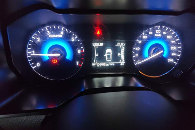 Used Dongfeng Fengon 580 2017 1.5T Manual Luxury Model Odometer Close Up