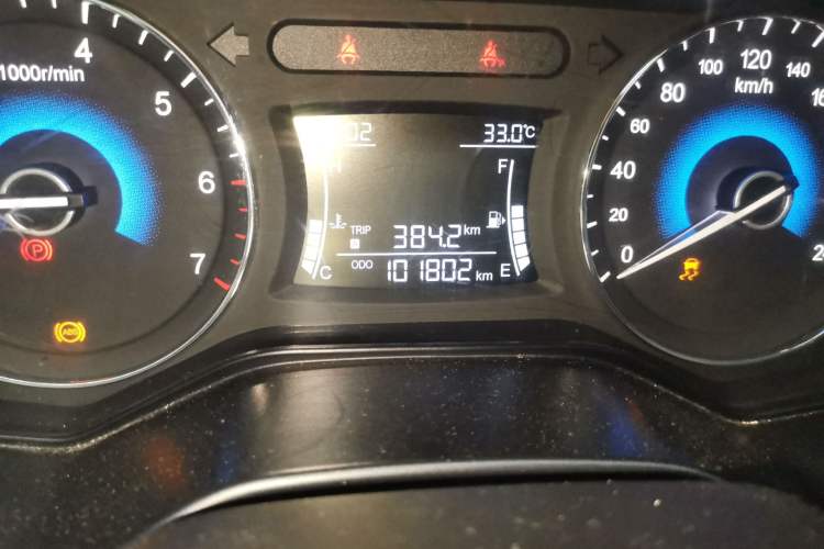 Used Dongfeng Fengon 580 2017 1.8L Manual Comfort Model Odometer Close Up