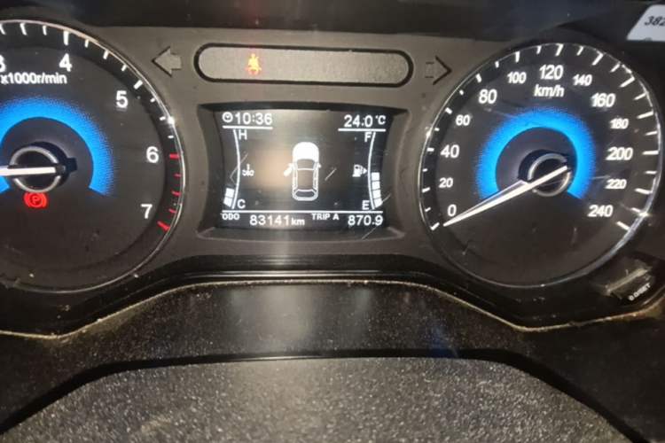 Used Dongfeng Fengon 580 2017 1.5T Manual Luxury Model Odometer Close Up