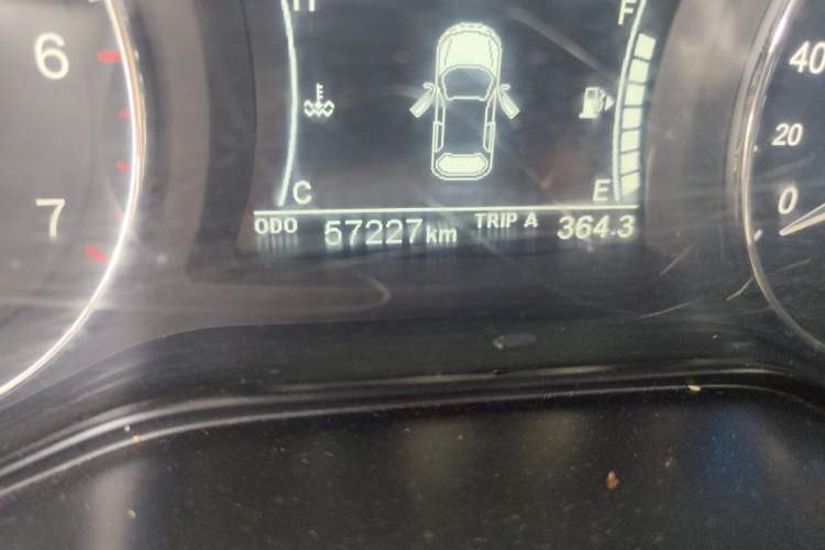 Used Dongfeng Fengon 580 2017 1.5T CVT Comfort Model Odometer Close Up