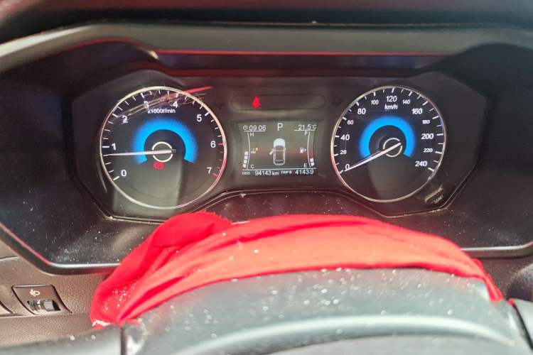 Used Dongfeng Fengon 580 2017 1.5T CVT Comfort Model Odometer Close Up