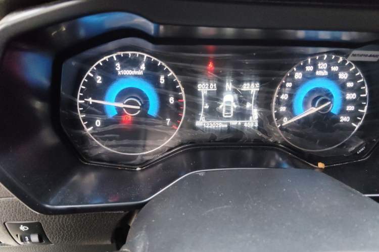 Used Dongfeng Fengon 580 2017 1.5T CVT Comfort Model Odometer Close Up