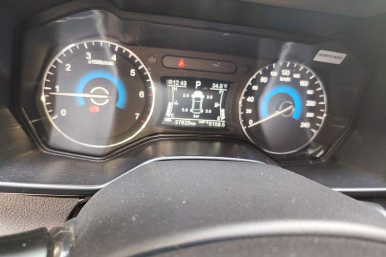 Used Dongfeng Fengon 580 2017 Revised Version 1.5T CVT Luxury Edition Odometer Close Up