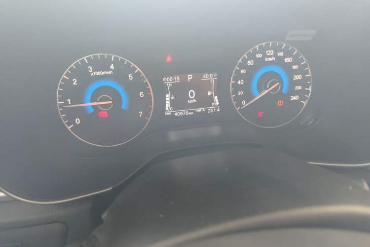 Used Dongfeng Fengon 580 2017 1.5T CVT Smart Style Model Odometer Close Up