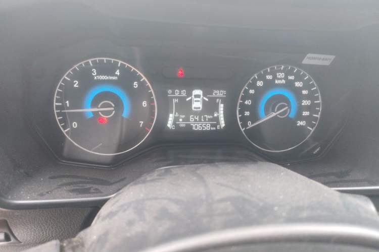 Used Dongfeng Fengon 580 2017 1.8L Manual Comfort Model Odometer Close Up