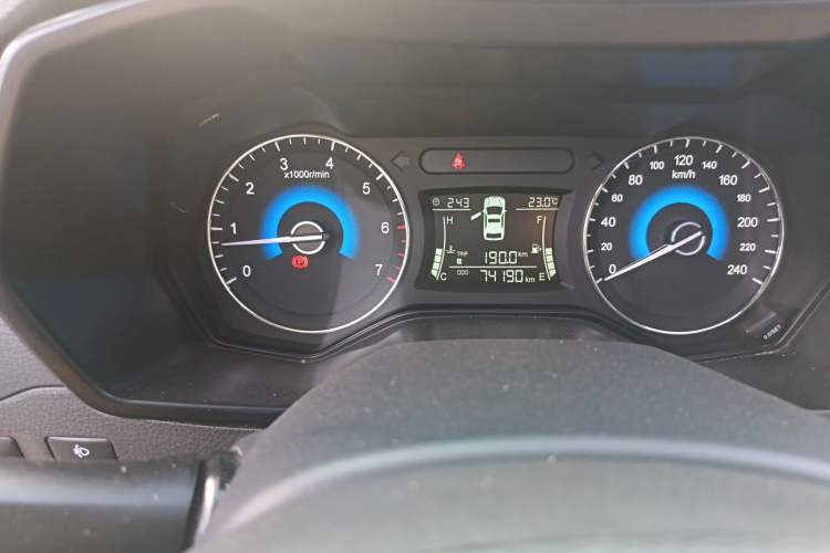Used Dongfeng Fengon 580 2017 1.8L Manual Comfort Model Odometer Close Up