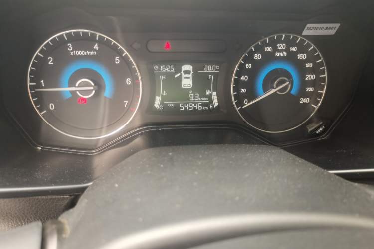 Used Dongfeng Fengon 580 2017 1.8L Manual Comfort Model Odometer Close Up