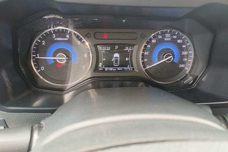 Used Dongfeng Fengon 580 2017 1.5T CVT Comfort Model Odometer Close Up