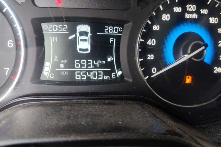 Used Dongfeng Fengon 580 2017 1.8L Manual Comfort Model Odometer Close Up