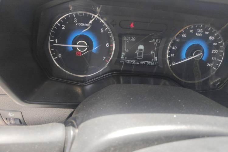 Used Dongfeng Fengon 580 2017 1.5T Manual Luxury Model Odometer Close Up