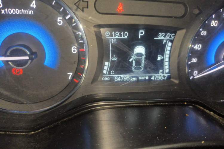 Used Dongfeng Fengon 580 2017 1.5T CVT Comfort Model Odometer Close Up