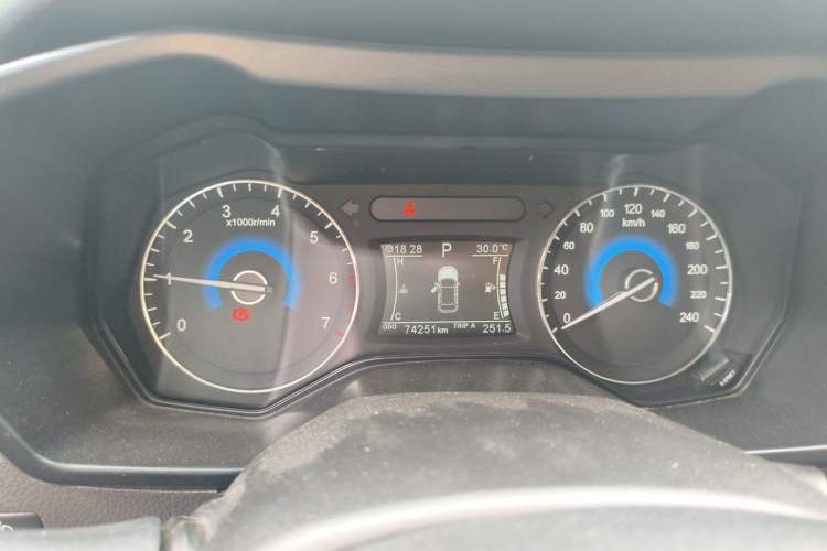 Used Dongfeng Fengon 580 2017 Revised Version 1.5T CVT Luxury Edition Odometer Close Up