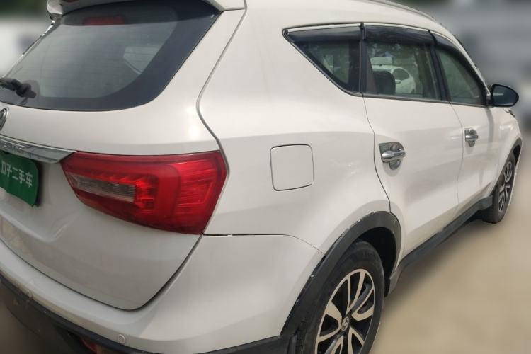 Used Dongfeng Fengon 580 2017 1.5T Manual Luxury Model Rear Right 45 Deg