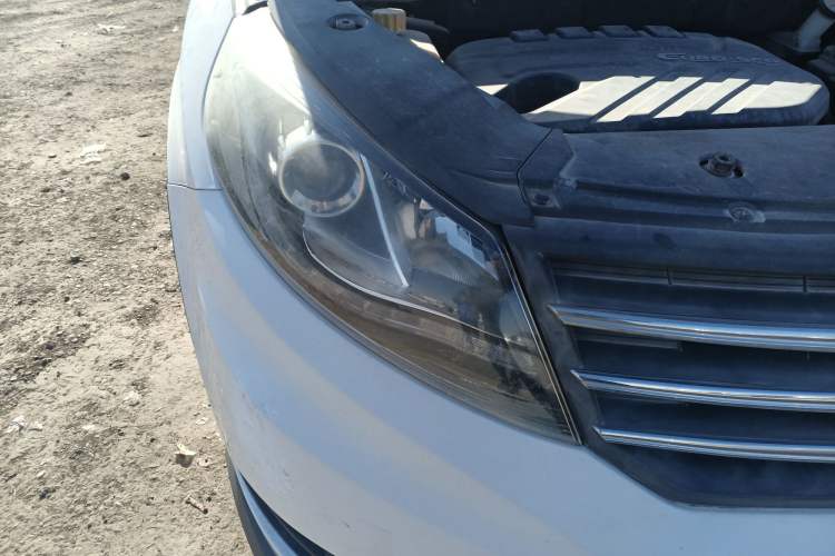 Used Dongfeng Fengon 580 2017 1.5T CVT Luxury Model Right Front Headlight