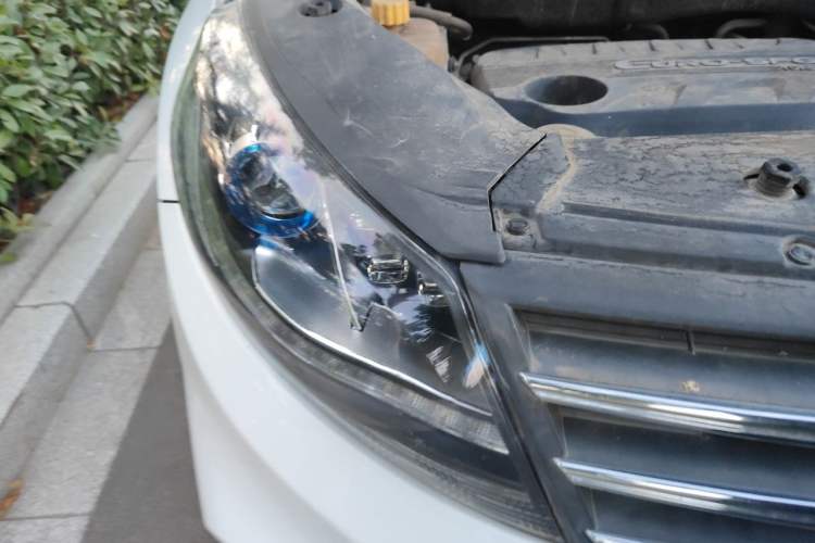 Used Dongfeng Fengon 580 2017 1.5T CVT Smart Style Model Right Front Headlight