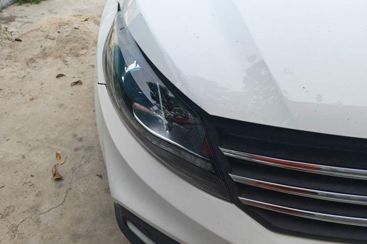 Used Dongfeng Fengon 580 2017 1.5T CVT Smart Connectivity Model Right Front Headlight