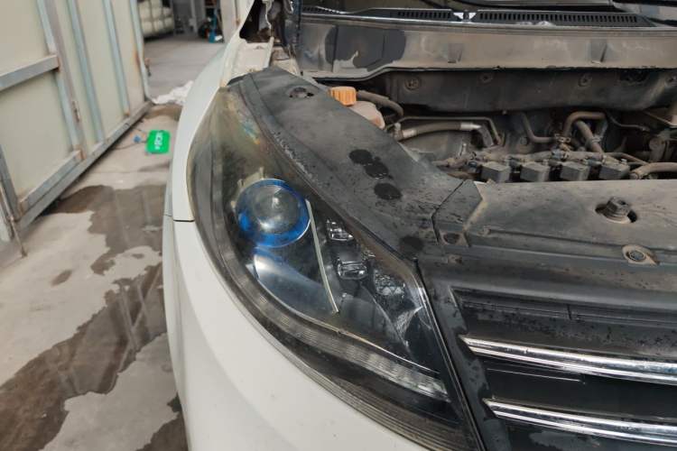 Used Dongfeng Fengon 580 2017 1.5T CVT Smart Style Model Right Front Headlight